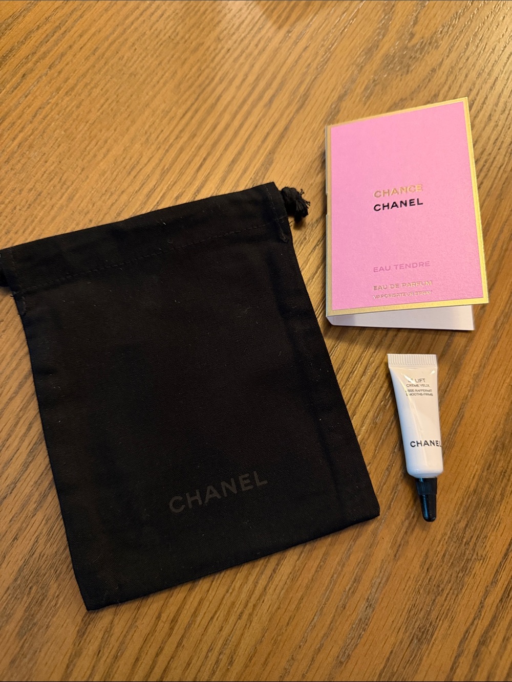 Chanel Pouch & Samples Lot Chance Lift